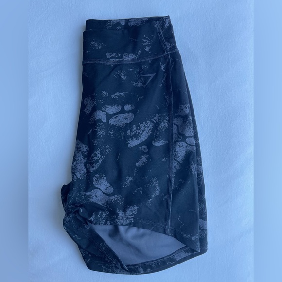 Gymshark Black Camo KK Fit Shorts - Picture 2 of 5
